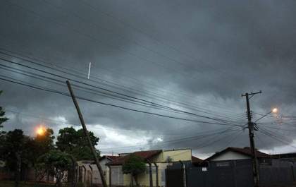 Calor e chuva marcam o tempo em Três Lagoas