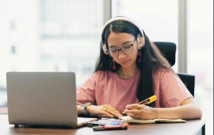 Universidade oferece 3 mil vagas em curso online de formação em Direitos Humanos