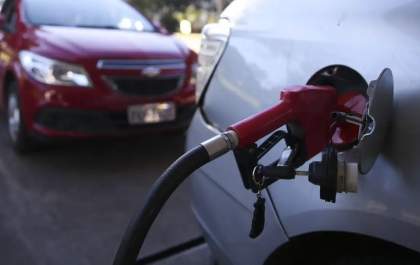 ANP multa distribuidoras em mais de R$ 200 milhões