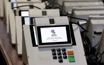 Eleições 2026: veja documentos aceitos, regras para celular e ordem de votação