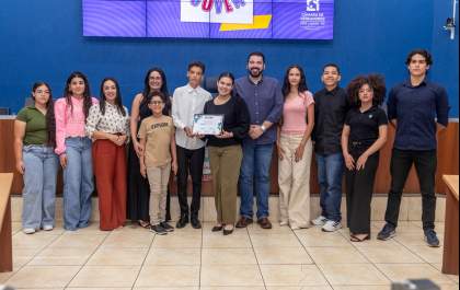 Parlamento Jovem aprova cinco projetos e empossa novo vereador em Três Lagoas