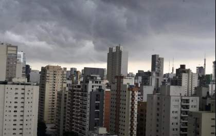 Defesa Civil alerta para chegada de frente fria com chuva e rajadas de vento no Estado de São Paulo