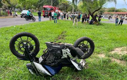 Homem de 62 anos morre ao ser atropelado por moto na Dois de Dezembro