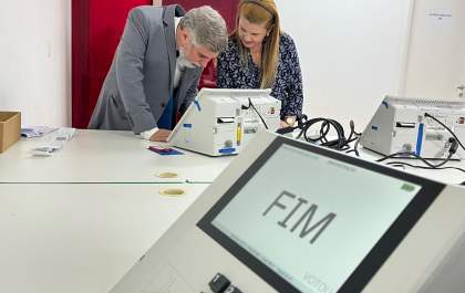 Imprensa de Araçatuba e autoridades participam de testes de urnas eletrônicas