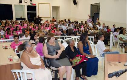 Câmara presta homenagem às mulheres