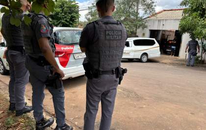Mulher é encontrada morta e polícia investiga possível feminicídio