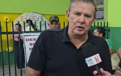 Sob chuva, Eduardo Rocha destaca tranquilidade durante votação em Três Lagoas