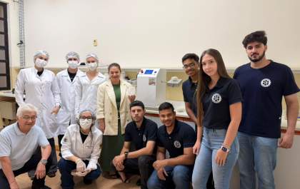 Alunos de Engenharia Mecânica do Unisalesiano desenvolvem misturador de pós para a Farmácia-Escola