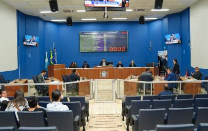 Câmara aprova homenagens e analisa cessão de área para empresa em Três Lagoas