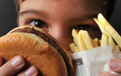 OMS cria guia para tratar obesidade em jovens