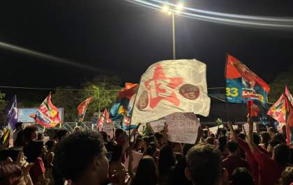 Ato pró-Lula leva cerca de 800 pessoas à UFMS em Três Lagoas