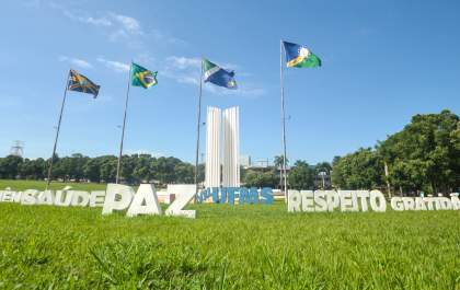 UFMS abre concurso com 42 vagas para professores e salários de até R$ 13,7 mil