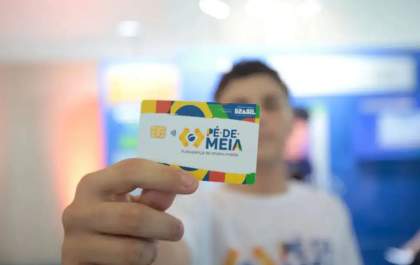 Pagamento do Pé-de-Meia começa nesta segunda-feira