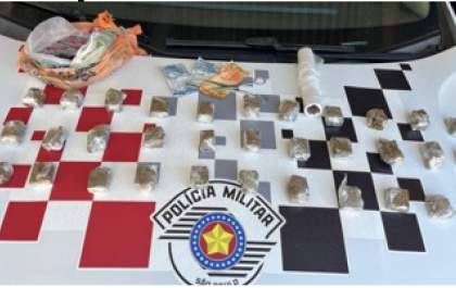 Polícia Militar prende gomem acudado de tráfico de drogas