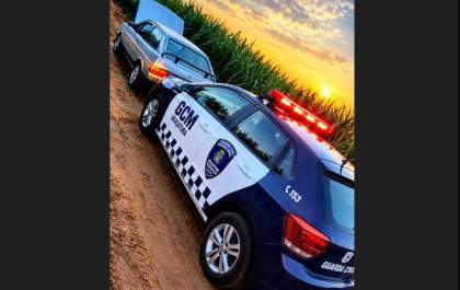 Guarda Municipal encontra carro furtado abandonado em estrada em Araçatuba
