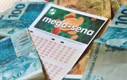 Mega-Sena acumula e apostas de TL acertam a quadra