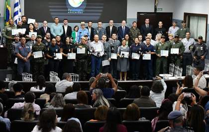 Câmara homenageia profissionais de segurança de Araçatuba