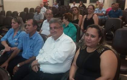 Prefeita veta projeto que proi?be o consumo de bebidas alcoo?licas em frente a lojas de convenie?ncia