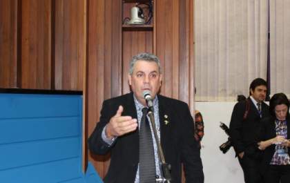 Angelo Guerreiro alerta sobre sujeira na pista que pode causar acidente