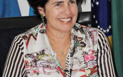 Marcia Moura entrega uniformes do Programa Patrulha de Educação no Trânsito nesta quarta-feira