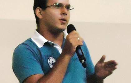 'Argumentos de dissidentes do PT são desculpas esdrúxulas de quem não sabe perder