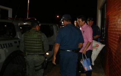 Após passar o dia tentando ir para casa, Gilmar Olarte dorme no Presídio Militar
