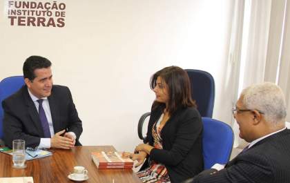 Itesp, Arisp e 1ª Vara de Registros debatem regularização fundiária