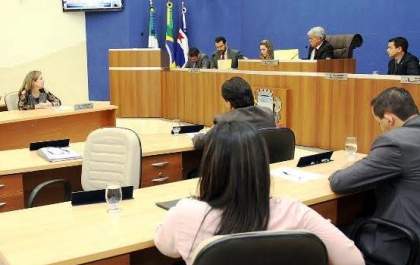 Câmara arquiva pedido de Martinho para abrir Comissão Processante contra prefeita