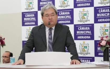 Makoto pede iluminação da área do banheiro da Feira Noturna do Teodoro