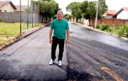 Prefeito Zé Célio acompanha execução de 11 mil metros de recape no Mário Covas