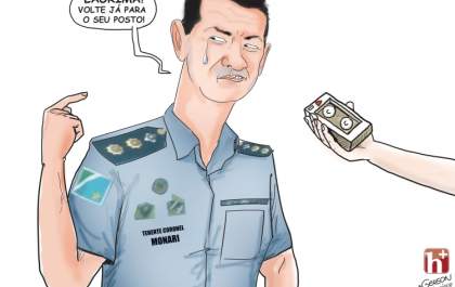Comandante Monari emocionado