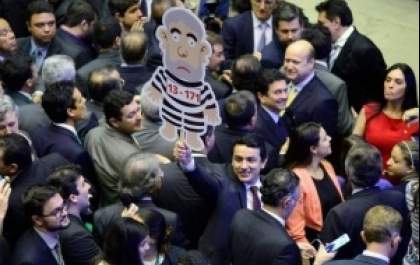 Bancada de MS tem 5 a favor do impeachment de Dilma e três contra