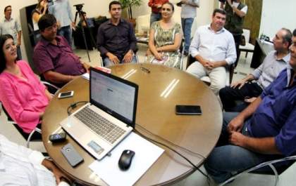 Governo do Estado e Fetems seguem negociando reajuste do piso salarial de professores