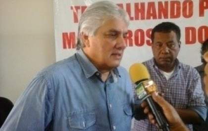 Delcídio vai para 'recolhimento domiciliar' e retorna ao Senado na terça