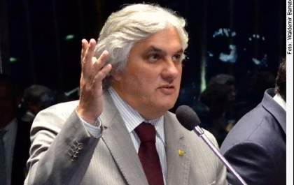 Não sei se sou pior ou melhor, mas diferente, diz Delcídio sobre eleições de 2014