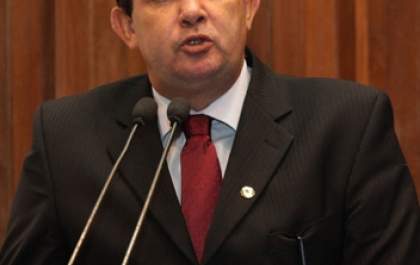 Chance de André não disputar o Senado é de 90%, diz líder do PMDB