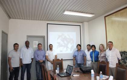 Governo de Andradina recebe pesquisador com alternativa para combate ao Aedes