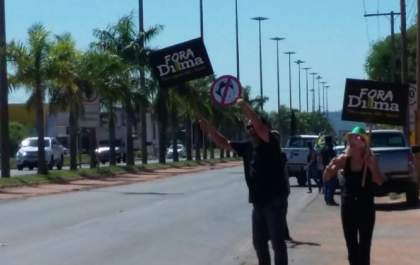 Três-lagoenses vão para a Ranulpho Marques Leal protestar