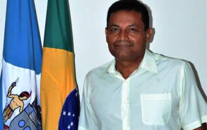Depois de anos no partido, secretário Antônio Rialino troca o PMDB pelo PTdoB