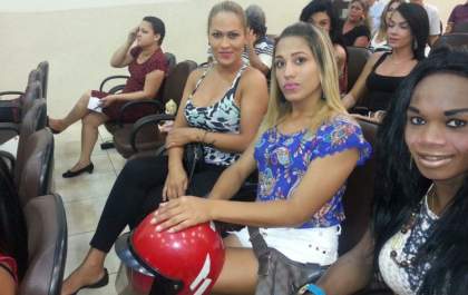Câmara aprova direito de travestis e transexuais usarem nome social