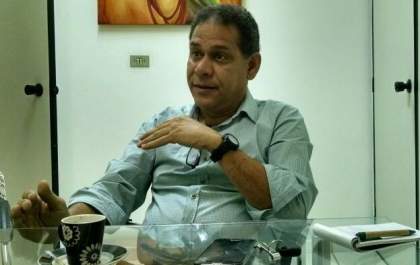 Pré-candidato a prefeito, Martinho aceita coligar com qualquer partido, menos com o PMDB