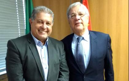 José Célio em busca de poço para Murutinga