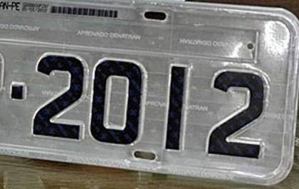 Veículos com placa final 2 devem ser licenciados no mês de maio