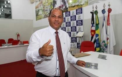 Hernani da Bahia concede Moção pelos dez anos do Projeto Meninos de Pés no Chão