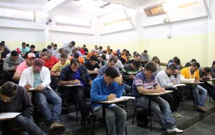 Governo de Andradina e Instituto Federal aplicaram prova para a Escola de Eletricistas