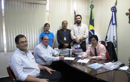 Prefeito Jamil recebe doações de materiais do Senai para o núcleo profissionalizante