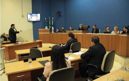 Projetos para promoção da saúde do idoso e educação alimentar escolar em pauta