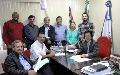 Governo de Andradina assina contrato para asfaltar ruas no Pereira Jordão