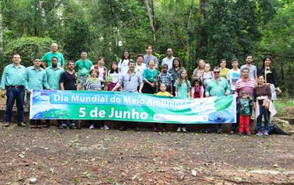Dia do Meio Ambiente foi celebrado com plantio de mudas e trilha pelo Governo de Andradina