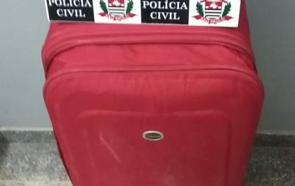 Polícia encontra corpo de recém-nascida dentro de mala